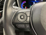 【ステアリングスイッチ付ハンドル】ナビゲーションに視線を移さず、ハンドルから手を離さず、運転に集中したまま手元でオーディオ操作できます♪