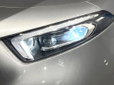 ●LEDヘッドライト:夜間走行時も良好な視界を確保し安心して運転できる高輝度LEDヘッドライトを装備!点灯速度が早く、消費電力も抑えられています。