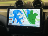 目的地設定もスムーズ。高精細な地図表示で、初めての道も安心ドライブ。快適なカーナビゲーションで、お出かけがさらに楽しくなります。