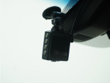 ◆ドライブレコーダー◆映像・音声などを記録する自動車用の装置です。 もしもの事故の際の記録はもちろん、旅行の際の思い出としてドライブの映像を楽しむことができます。