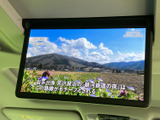 停車中に楽しめるTV機能。休憩時間などに、ニュースや番組をチェックできます。快適な待ち時間を過ごせますね。