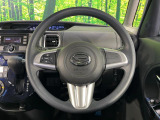 インテリアに合わせたデザインのステアリングは、運転される方のことも考え、運転しやすい形状、大きさです。是非一度、実際に触ってお確かめください。