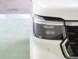 LEDヘッドライトは、点灯の瞬間から光量を発揮し、突然暗くなるトンネルなどでの安定感を高めます。