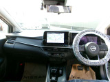 視界がよく、操作性にも優れた運転席まわり。とともに質感にも磨きをかけたインテリアデザイン!