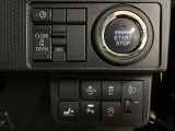 電子カードキーを携帯しているだけでエンジンの始動ができるプッシュボタンスタートを装備しています☆