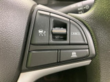 視認性の高いメーター類で、運転に必要な情報を的確に把握できます。操作しやすい配置で、運転に集中できる環境です。