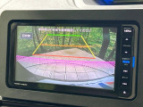 【バックカメラ】駐車時に後方がリアルタイム映像で確認できます。大型商業施設や立体駐車場での駐車時や、夜間のバック時に大活躍!運転スキルに関わらず、今や必須となった装備のひとつです!