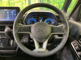 【純正革巻きステアリング】上質な革を使用することで、手にしっかり馴染みとても運転しやすいハンドルです♪