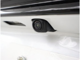 バックカメラが付いているので後方確認が非常にしやすいです。今や運転初心者も熟練者も必須装備!ついていて損はないですね♪