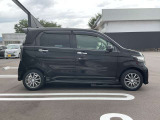 コンパクトなボディでどの年代の方にも乗りやすいお車になっております☆