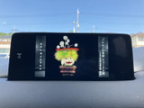 停車中にテレビや動画を楽しめる機能。休憩時間などの待ち時間に、リラックスした時間を過ごせます。後部座席の方にもおすすめです。