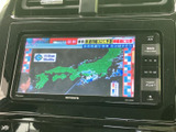 お車で停車中に、ニュースや番組を楽しめます。長距離移動の休憩時間に、リラックスできる空間を提供します。