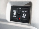 ◆両側電動スライドドア◆狭い駐車場でも乗り降りが楽々♪お子様が隣の車にドアを当ててしまう心配もございません!小さなお子様連れの方もこれで安心。