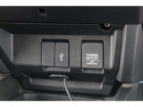 スマートフォンなどの音楽再生が可能なUSB接続ジャック装備車両です♪♪♪