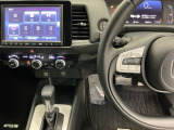 ホンダ純正メモリーナビ搭載なので、遠方へのドライブもお任せ下さい!ステアリング左手側にオーディオ関連のコントロールスイッチを配置しています。操作時は視線を逸らすことなく運転に集中できます