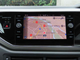 ディスカバーメディア搭載。「VW Connect」というeSIMが内蔵された画期的なシステムです。地図データなど自動で情報を更新することができるのが大きな魅力。なお、CD/DVD・TVは廃止されてます