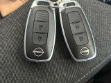 インテリジェントキーでドアの開閉ラクラク!キーを取り出して開ける必要が無いので、荷物を持っている時や、雨の日は便利ですよ!