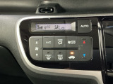 オートエアコン付きです!お好みの温度をセットするだけでエアコンの風量などを自動でコントロール。快適な車内でお過ごしいただけます。