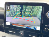 【バックカメラ】駐車時に後方がリアルタイム映像で確認できます。大型商業施設や立体駐車場での駐車時や、夜間のバック時に大活躍!運転スキルに関わらず、今や必須となった装備のひとつです!
