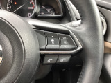 MRCC(マツダレーダークルーズコントロール)は先行車との車間を維持しながら追従走行を行い、長距離でのドライバー負担を軽減させてくれます。