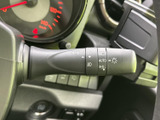操作しやすいウインカーレバーで、安全な車線変更をサポート。オート機能も搭載し、快適な運転を支援します。