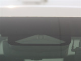 サポカーS とは、衝突被害軽減ブレーキに加えて、ペダル踏み間違い時加速抑制装置※ を搭載したクルマが対象となります。詳しくは販売店スタッフまでおたずねください。 ※マニュアル車は除く