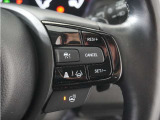 ◆アダプティブクルーズコントロール◆予め設定した車速内でクルマが自動的に加減速。前走車との適切な車間距離を維持しながら追従走行します。【LKAS】車線維持支援システムでステアリング操作を支援。