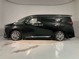 ご購入して頂いた車両は、ご納車前に、しっかり点検・整備してからの、ご納車になります。点検箇所は、エンジンオイル交換・ワイパーゴム・ブレーキ点検・調整・その他を確認のうえ、ご納車いたします。