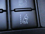 【LDA(レーンデパーチャーアラート)】&hellip;道路上の白線(黄線)をセンサーで認識し、ドライバーがウインカー操作を行わずに車線を逸脱する可能性がある場合、警報でお知らせします。