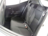 中古車をキレイで気持ちよくお乗りいただけるよう、エンジンルームからシートを外した洗浄まで、目に見えない部分も徹底的に洗浄しています!