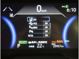 隣車線を走る車両をレーダーで検知し、ドアミラーでは確認しにくい後側方エリアに存在する車両に加え、急接近してくる車両も検知します。車両を検知するとドアミラーに搭載されたLEDインジケーターが点灯します。
