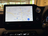 10.5インチディスプレイオーディオ フルセグTV視聴可能で、大きな見やすい画面で遠くへお出掛けの際にも安心です。