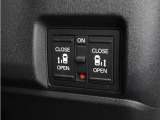 ◆両側電動スライドドア◆狭い駐車場でも乗り降りが楽々♪お子様が隣の車にドアを当ててしまう心配もございません!小さなお子様連れの方もこれで安心。