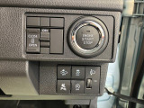 車両状態証明書修復歴の有無も一目瞭然。機能や内装・外装、走行距離、修復歴の有無をチェックし、クルマの状態を10段階にした車両状態証明書。数字や記号を使ってわかりやすく表示しています。