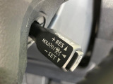 【レーダークルーズコントロール】高速道路での長距離走行が楽に!!自動で速度を保つクルーズコントロールが、衝突軽減システムと連携し、前方の車両を感知して車間を保つように速度調節してくれます!!