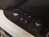 運転席にはドライバー3名まで記憶可能なメモリー機能が装備されております。