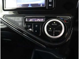 ☆オートエアコンです♪一度お好みの温度に設定すれば、車内の温度を検知し風量や温度を自動で調整してくれる優れもの!暑い&hellip;寒い&hellip;と何度もスイッチ操作をする必要はありませんね♪