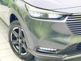 【LEDヘッドライト】悪天候や夜間走行時も良好な視界を確保し安心して運転できる高輝度LEDヘッドライトを装備!点灯速度が早く、消費電力も抑えられています。