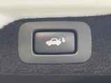 【パワートランクリッド】スマートキーや運転席のボタンを押すだけでリアゲートが自動で閉まります!荷物を持っている時や、高い位置にあるバックドアを閉める際に便利な機能です♪