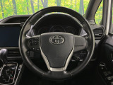 【純正革巻きステアリング】上質な革を使用することで、手にしっかり馴染みとても運転しやすいハンドルです♪