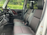 運転しやすいように配置された操作系は、直感的に操作可能。快適なドライブをサポートし、安全な運転を約束します。