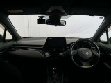 見通しのよいすっきりとした視界で、誰でも運転しやすいです。運転のしやすさは疲れにくさにも繋がりますよ♪