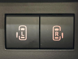 【両側パワースライドドア】スマートキーや運転席のスイッチで後席両側スライドドアの開閉が可能♪電動だから力を入れてドアを開ける必要が無く、小さなお子様でも簡単に開け閉めでき快適です♪
