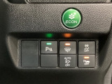 VSA(ABS+TCS+横滑り抑制)解除のオンオフスイッチなどはハンドルの右側に装備しています。燃費に役立つECONボタンもここです。