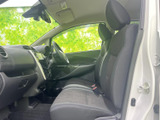 運転席に座ると、包み込まれるような座り心地。操作系も手に馴染みやすく、快適な運転をサポートします。