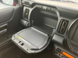 インパネボックスを開けるとテーブルが!停車中に便利【テーブル機能付インパネボックス】!