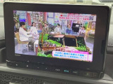 TV付きの車となっております。送迎時の待ち時間などとてもお役に立ちます。