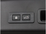 パワーリヤゲートを搭載しておりますので、ワンタッチでリヤゲートの開閉が楽々!