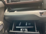 車検証ケースを収納できるグローブBOX