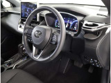 高いホールド性で運転姿勢が安定します。長距離ドライブでも疲れにくいのが魅力です。快適なドライビングライフをお送りください♪